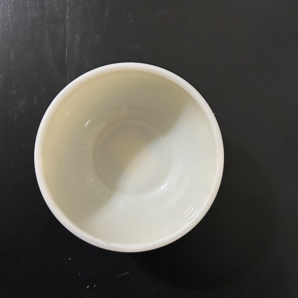 Vintage Fire King White Milk Glass Bowl 5" - Picture 2 of 3